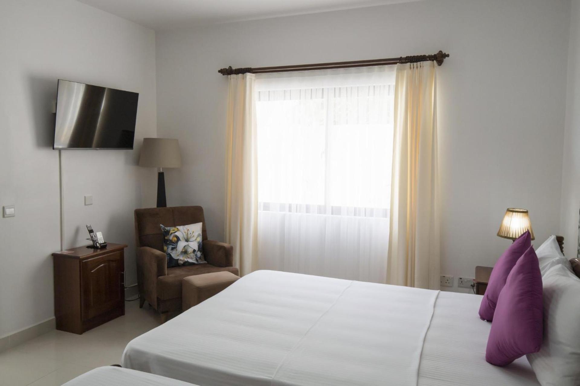 Emma'S Guest House And Self-Catering Au Cap ภายนอก รูปภาพ