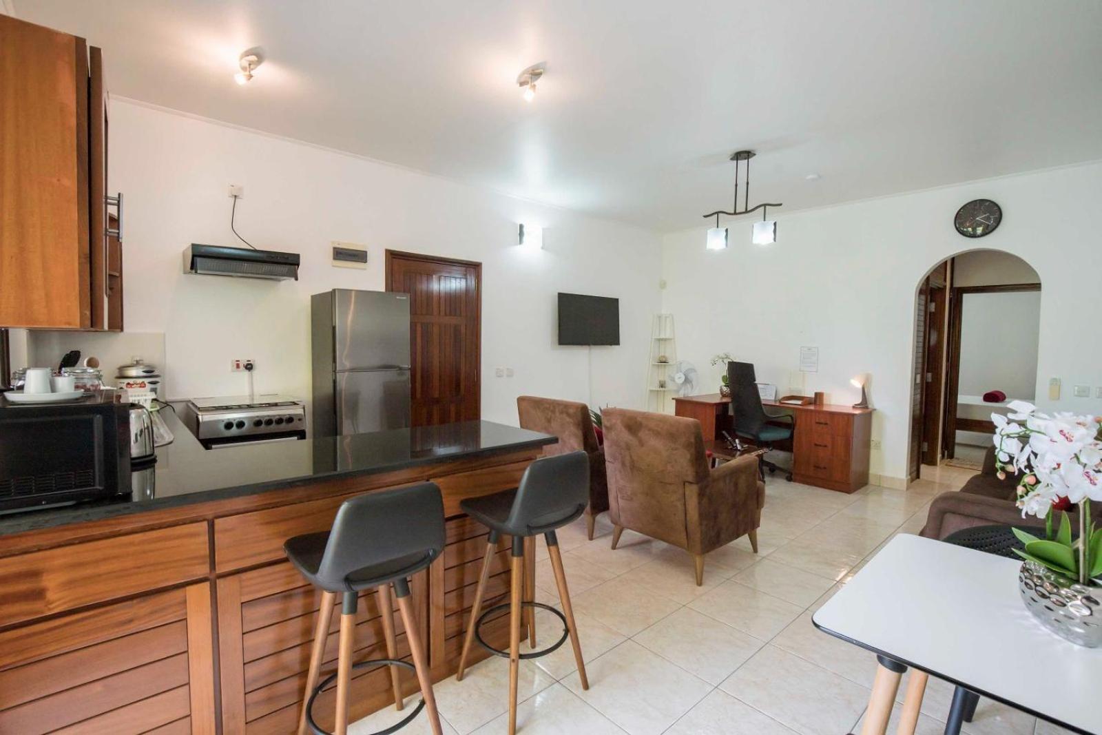 Emma'S Guest House And Self-Catering Au Cap ภายนอก รูปภาพ