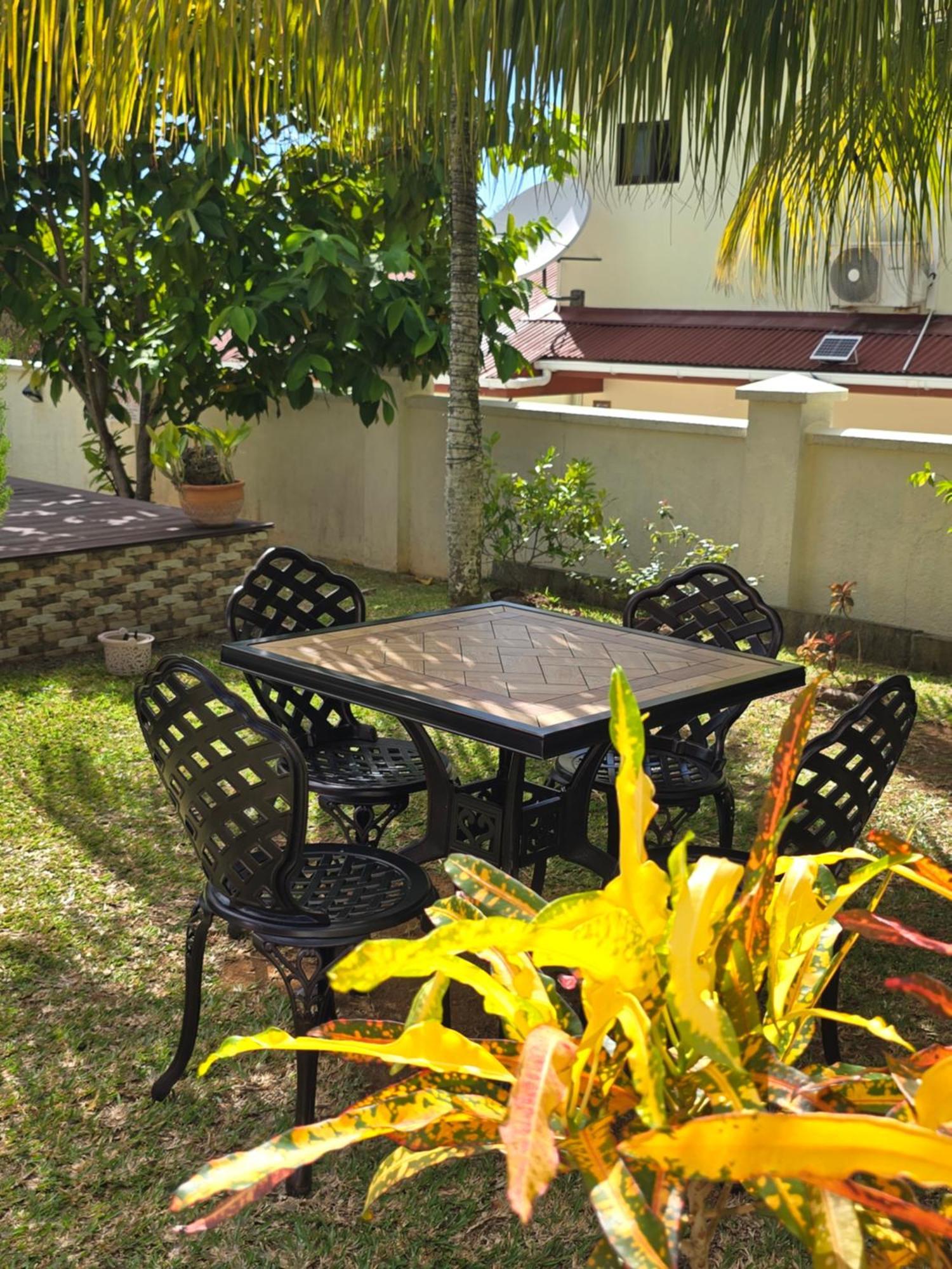 Emma'S Guest House And Self-Catering Au Cap ภายนอก รูปภาพ