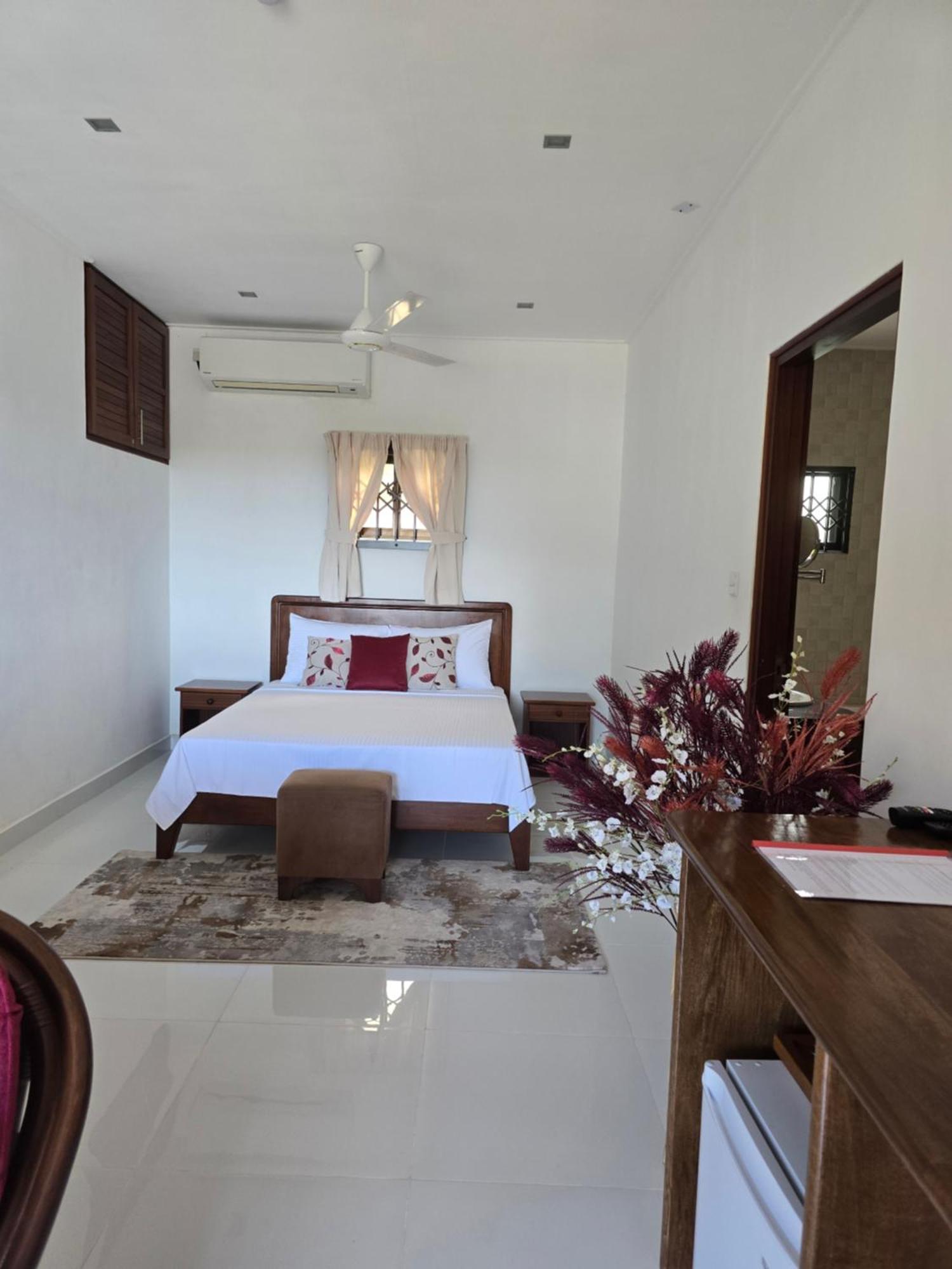 Emma'S Guest House And Self-Catering Au Cap ภายนอก รูปภาพ